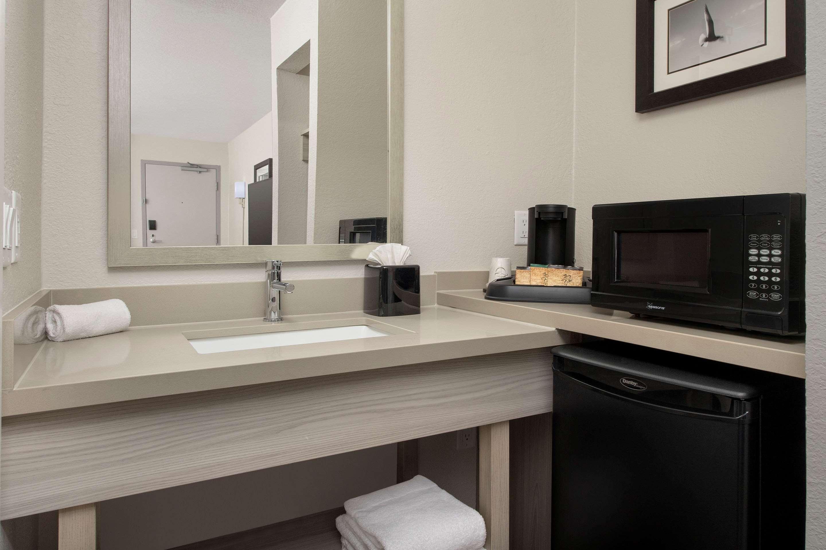 Quality Inn Atlantic Beach-Mayo Clinic Jax Area Exterior photo
